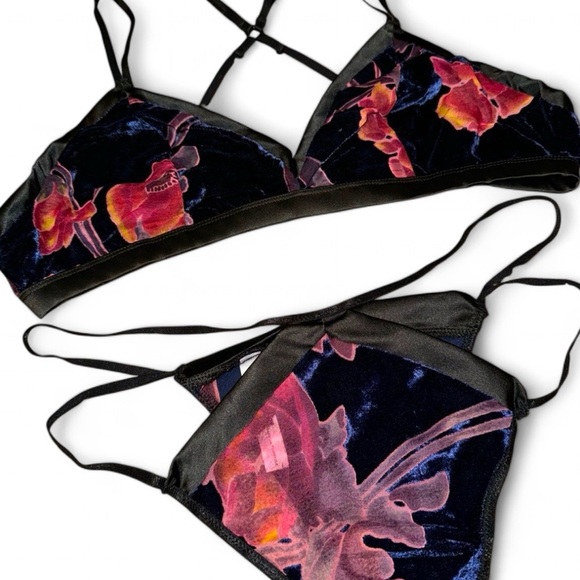 Navy Blue Floral Crushed Velvet Lingerie Set - Picture 7 of 10